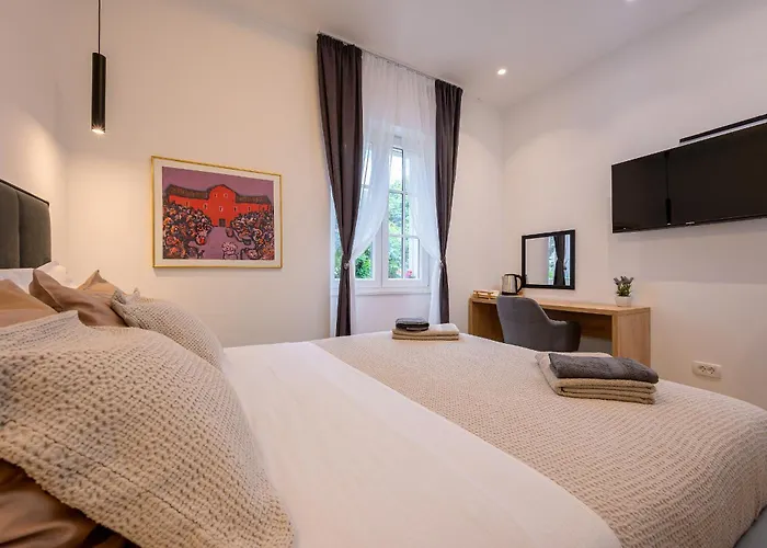 Jupiter Luxury Accommodation